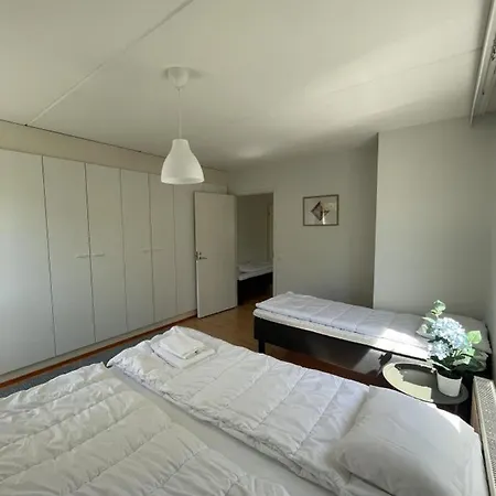 아파트 One-bedroom 66m2 With Sauna And Parking
